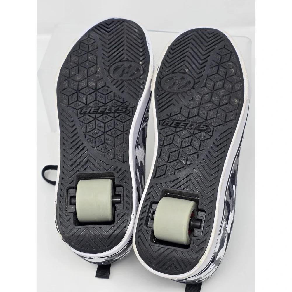 Heelys Pro 20 Print Kids Youth 3 Black Gray Camo Skate Shoes Wheels